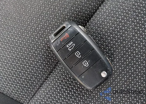 2017 Kia Forte Lx z USA, uszkodzony, nr VIN 3KPFK4A71HE089376